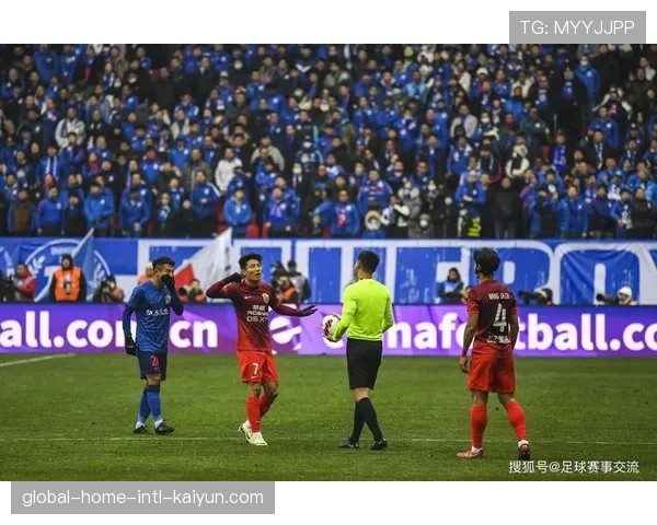 茹萨中场拦截调度俱佳 蓉城新后腰展现欧冠经验 茹萨中场拦截调度俱佳 蓉城新后腰展现欧冠经验